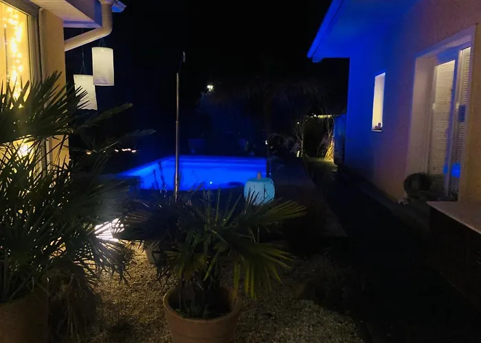 Apartment Tinyhouse Mit Pool, Outdoor Whirlpool Und Garten